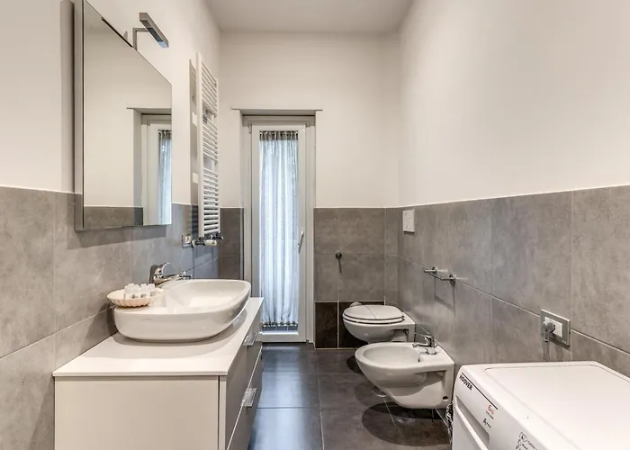 Romantic Piccolomini Lux