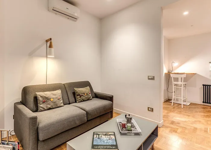 Romantic Piccolomini Lux