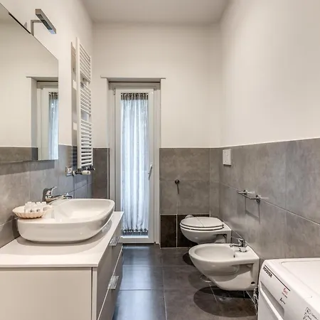Romantic Piccolomini Lux