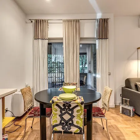Romantic Piccolomini Lux Roma