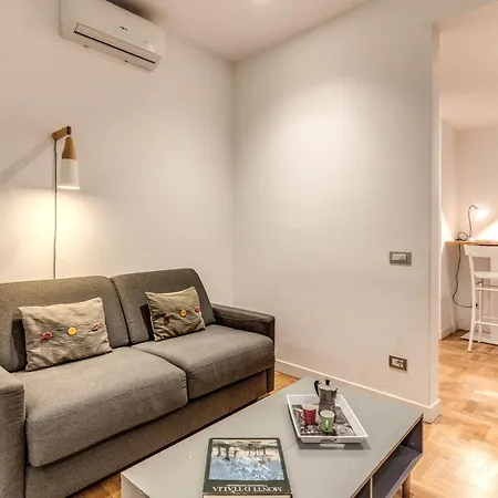 Romantic Piccolomini Lux