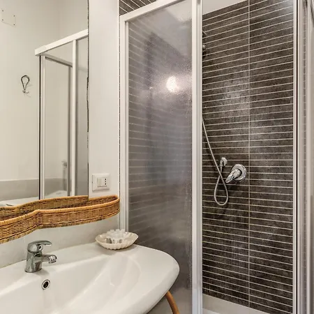 Romantic Piccolomini Lux *