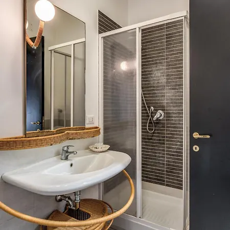 Romantic Piccolomini Lux