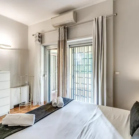 Romantic Piccolomini Lux Rome
